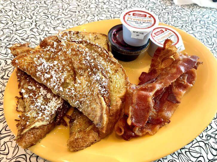 breakfast at cabana bay beach resort restaurant bayliner diner