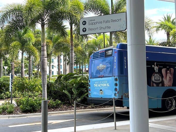 bus at aventura