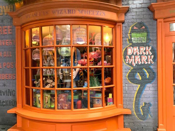 diagon alley windows at universal orlando