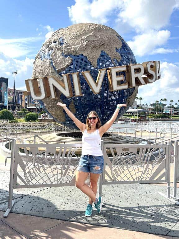 leah at universal