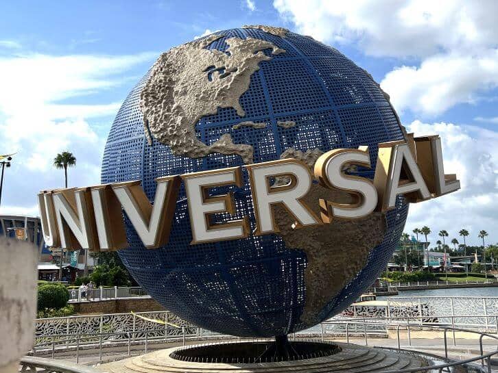 universal entrance globe