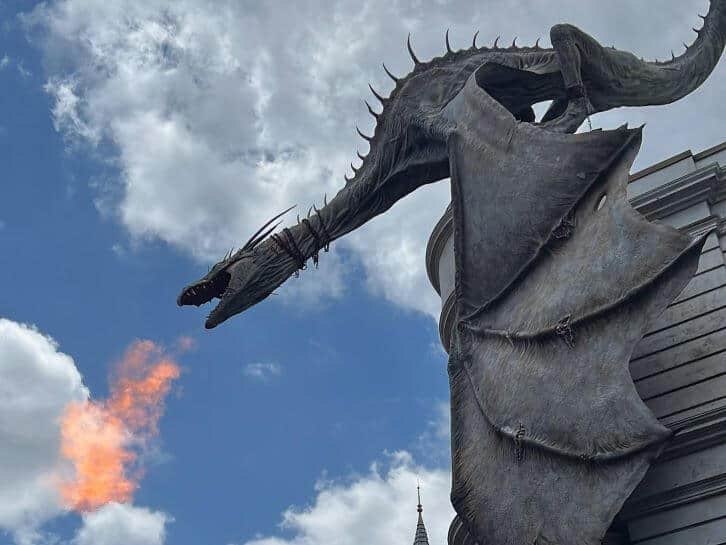 dragon at universal studios florida gringotts bank