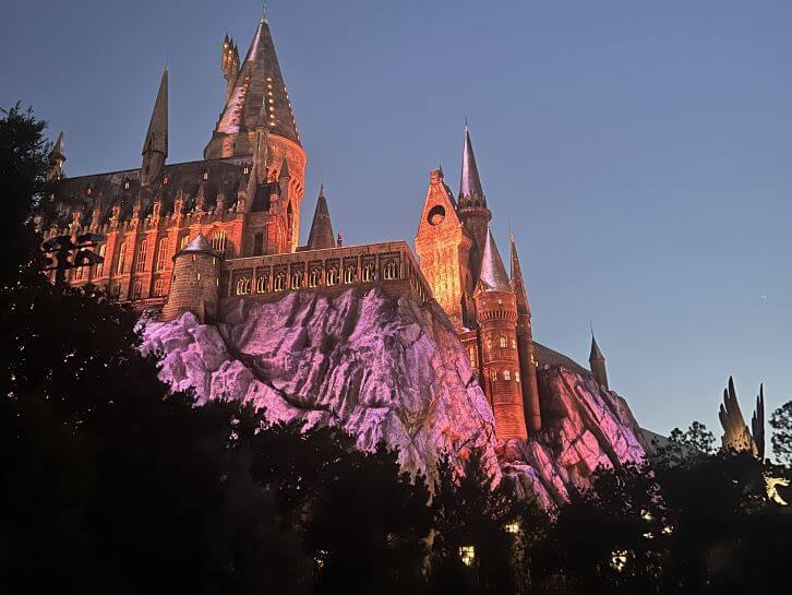hogwarts castle at night