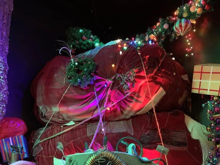 tribute store for holidays at universal