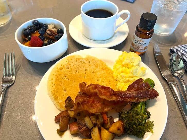 breakfast at flora taverna