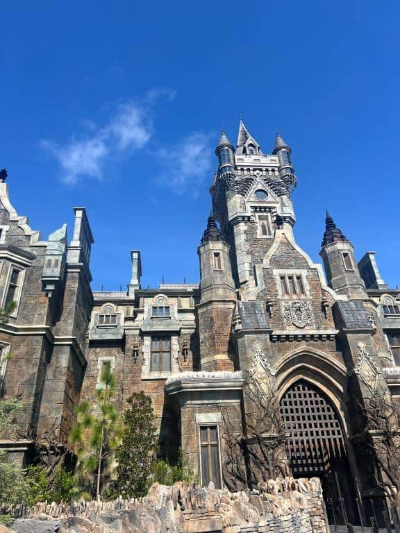 monsters unchained exterior castle at dark moor