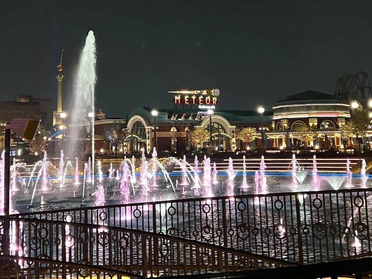 night exterior of meteor astropub epic universe