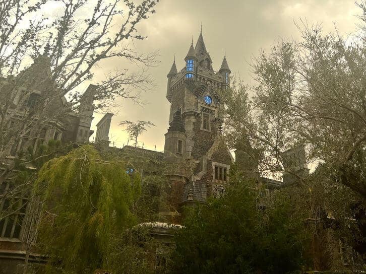 monsters unchained exterior gloom